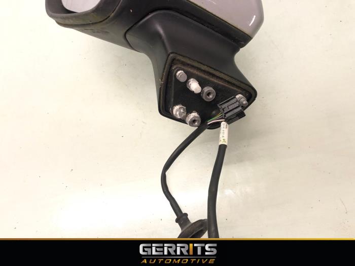 Buitenspiegel links van een Opel Astra K Sports Tourer 1.6 CDTI 110 16V 2016