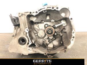 Begagnade Växellåda Renault Clio III (BR/CR) 1.2 16V 75 Pris € 99,99 Marginaltabell erbjuds av Gerrits Automotive BV