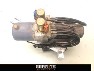 Gebruikte Cabriodak Motor Renault Megane II CC (EM) 2.0 16V Prijs € 124,99 Margeregeling aangeboden door Gerrits Automotive BV