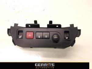 Begagnade Brytare, eldrivna fönster Peugeot Partner (GC/GF/GG/GJ/GK) 1.6 BlueHDi 100 Pris € 48,39 Inklusive moms erbjuds av Gerrits Automotive BV