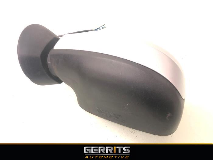 Skärmspegel, vänster från en Dacia Duster (HS) 1.6 16V 2012