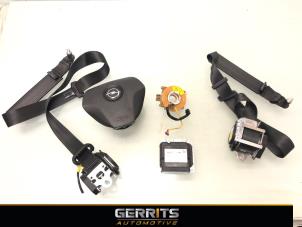 Używane Zestaw + Modul poduszki powietrznej Opel Combo 1.3 CDTI 16V ecoFlex Cena € 544,49 Z VAT oferowane przez Gerrits Automotive BV