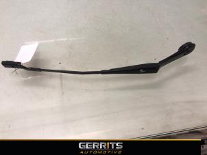 Begagnade Främre torkararm Ford Focus 3 Wagon 1.0 Ti-VCT EcoBoost 12V 100 Pris € 19,99 Marginaltabell erbjuds av Gerrits Automotive BV