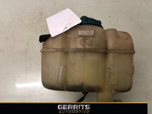 Gebruikte Koelvloeistof Reservoir Volvo V70 (SW) 2.4 T 20V Prijs € 19,99 Margeregeling aangeboden door Gerrits Automotive BV