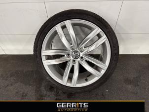 Begagnade Hjul + däck Volkswagen Golf VII (AUA) 1.4 TSI 16V Pris € 299,99 Marginaltabell erbjuds av Gerrits Automotive BV