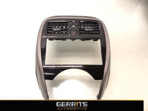 Gebruikte Luchtrooster Dashboard Nissan Micra (K13) 1.2 12V DIG-S Prijs € 49,99 Margeregeling aangeboden door Gerrits Automotive BV