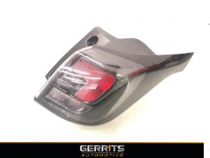 Gebruikte Achterlicht rechts Opel Crossland (X) 1.2 Turbo 12V Prijs € 99,99 Margeregeling aangeboden door Gerrits Automotive BV