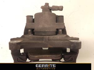 Używane Zacisk hamulcowy prawy przód Audi Q3 (8UB/8UG) 1.4 TFSI 16V Cena € 29,99 Procedura marży oferowane przez Gerrits Automotive BV