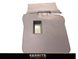 Begagnade Batterilock Ford Focus 3 Wagon 1.0 Ti-VCT EcoBoost 12V 125 Pris € 19,99 Marginaltabell erbjuds av Gerrits Automotive BV