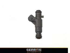 Używane Wtryskiwacz (wtrysk benzyny) Opel Agila (A) 1.2 16V Cena € 28,60 Procedura marży oferowane przez Gerrits Automotive BV