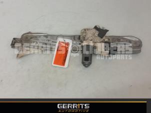 Gebruikte Ruitmechaniek 4Deurs links-achter Opel Signum (F48) 2.2 DGI 16V Prijs € 38,50 Margeregeling aangeboden door Gerrits Automotive BV