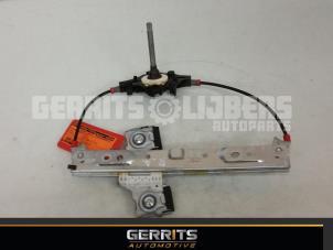 Gebruikte Ruitmechaniek 4Deurs rechts-achter Ford Fiesta 6 (JA8) 1.0 Ti-VCT 12V 65 Prijs € 28,60 Margeregeling aangeboden door Gerrits Automotive BV