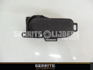 Begagnade Handtag Nissan Note (E11) 1.5 dCi 68 Pris € 21,98 Marginaltabell erbjuds av Gerrits Automotive BV