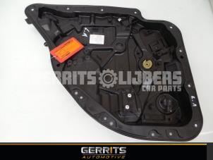 Gebruikte Ruitmechaniek 4Deurs links-achter Mercedes C (W205) C-63 AMG S,Edition 1 4.0 V8 Biturbo Prijs € 28,60 Margeregeling aangeboden door Gerrits Automotive BV