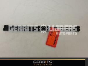 Używane Zestaw amortyzatorów gazowych tylnej klapy Toyota Corolla Cena € 21,98 Procedura marży oferowane przez Gerrits Automotive BV