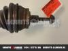 Drivaxel, höger fram från en Volkswagen Passat Variant (3B6) 1.9 TDI 130 2003