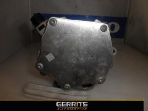 Używane Pompa prózniowa (benzyna) Volvo V40 (MV) 1.6 T4 GTDi 16V Cena € 54,99 Procedura marży oferowane przez Gerrits Automotive BV