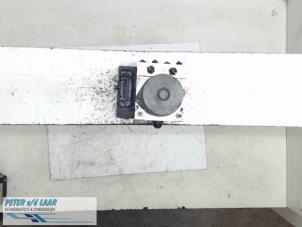 Begagnade ABS-pump Audi A4 Quattro (B7) 3.0 TDI V6 24V Pris € 150,00 Marginaltabell erbjuds av Autodemontage van de Laar