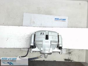 Używane Zacisk hamulcowy lewy przód Nissan Qashqai (J11) 1.6 dCi All Mode 4x4-i Cena € 60,50 Z VAT oferowane przez Autodemontage van de Laar