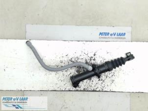 Begagnade Kopplingshuvudcylinder Renault Clio IV (5R) 1.2 TCE 16V GT EDC Pris € 40,00 Marginaltabell erbjuds av Autodemontage van de Laar