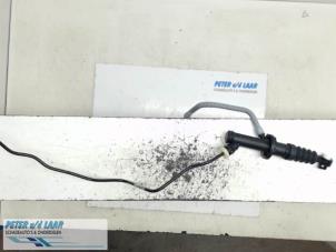 Begagnade Kopplingshuvudcylinder Renault Clio IV (5R) 1.2 TCE 16V GT EDC Pris € 40,00 Marginaltabell erbjuds av Autodemontage van de Laar