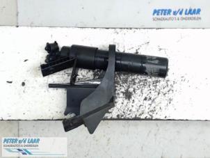 Gebruikte Koplamp Sproeier Volkswagen Polo IV (9N1/2/3) Prijs € 30,00 Margeregeling aangeboden door Autodemontage van de Laar