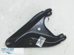 Begagnade Främre gaffelben, vänster Dacia Lodgy (JS) 1.2 TCE 16V Pris € 75,00 Marginaltabell erbjuds av Autodemontage van de Laar