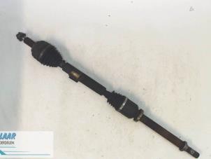 Begagnade Drivaxel, höger fram Renault Laguna II Grandtour (KG) 2.0 16V Pris € 50,00 Marginaltabell erbjuds av Autodemontage van de Laar