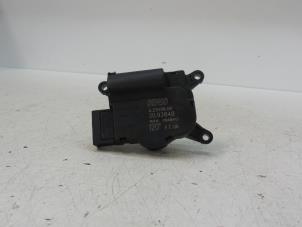 Gebruikte Kachelklep Motor Renault Master III (FV) 2.3 dCi 135 16V FWD Prijs € 30,00 Margeregeling aangeboden door Autodemontage van de Laar