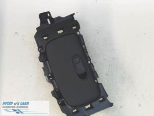 Begagnade Handskfack Smart Forfour (453) 0.9 TCE 12V Pris € 50,00 Marginaltabell erbjuds av Autodemontage van de Laar