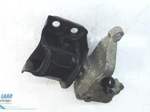 Begagnade Motorfäste Renault Twingo II (CN) 1.5 dCi 75 FAP Pris på förfrågan erbjuds av Autodemontage van de Laar