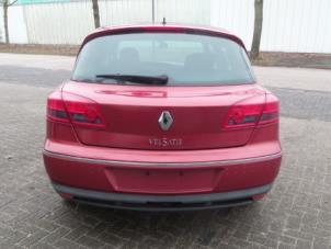 Begagnade Bakre stötfångare Renault Vel Satis (BJ) 2.0 16V Turbo Pris € 200,00 Marginaltabell erbjuds av Autodemontage van de Laar