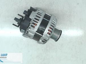 Begagnade Dynamo Dacia Duster (SR) 1.6 16V Pris € 200,00 Marginaltabell erbjuds av Autodemontage van de Laar