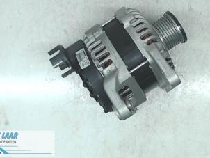 Begagnade Dynamo Dacia Duster (SR) 1.6 16V Pris € 200,00 Marginaltabell erbjuds av Autodemontage van de Laar