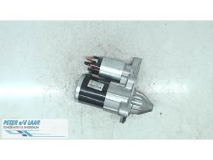 Gebruikte Startmotor Dacia Duster (SR) 1.6 16V Prijs € 150,00 Margeregeling aangeboden door Autodemontage van de Laar