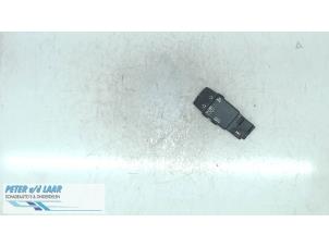 Gebruikte Radiobediening Stuur Dacia Duster (HS) 1.5 dCi Prijs op aanvraag aangeboden door Autodemontage van de Laar