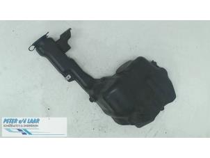 Begagnade Spolartank, vindruta Mercedes C (W204) 2.2 C-220 CDI 16V Pris € 25,00 Marginaltabell erbjuds av Autodemontage van de Laar