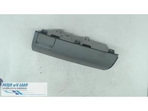 Begagnade Handskfack Mercedes Sprinter 3,5t (906.63) 316 CDI 16V Pris € 50,00 Marginaltabell erbjuds av Autodemontage van de Laar