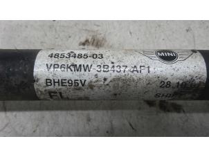 Begagnade Drivaxel, vänster fram Mini Mini (R56) 1.6 16V Cooper Pris € 60,00 Marginaltabell erbjuds av Autodemontage van de Laar