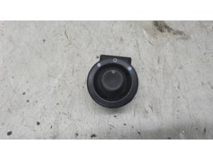 Begagnade Spegelspak Renault Twingo II (CN) 1.2 16V GT TCE Pris € 10,00 Marginaltabell erbjuds av Autodemontage van de Laar