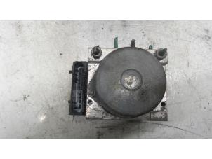 Begagnade ABS-pump Renault Scénic II (JM) 1.5 dCi 105 Pris € 120,00 Marginaltabell erbjuds av Autodemontage van de Laar