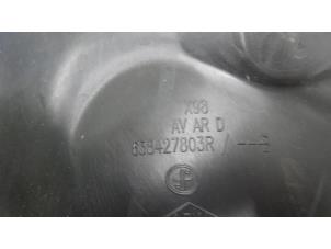 Begagnade Isolering, hjulhus Renault Scénic II (JM) 1.6 16V Pris € 35,00 Marginaltabell erbjuds av Autodemontage van de Laar