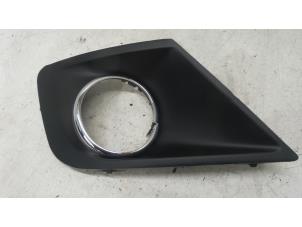 Begagnade Stötfångargrill Peugeot 207 Pris på förfrågan erbjuds av Autodemontage van de Laar