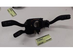 Używane Przelacznik Combi kolumny kierownicy Audi A6 (C5) 1.9 TDI 115 Cena € 80,00 Procedura marży oferowane przez Autodemontage van de Laar