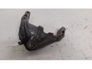 Begagnade Motorfäste BMW Mini One/Cooper (R50) 1.6 16V One Pris € 50,00 Marginaltabell erbjuds av Autodemontage van de Laar