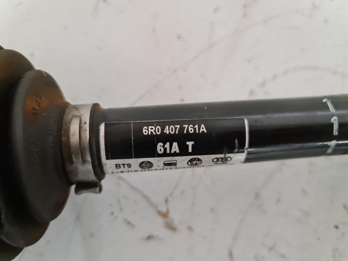 Drivaxel, vänster fram från en Seat Ibiza IV (6J5) 1.2 TDI Ecomotive 2010