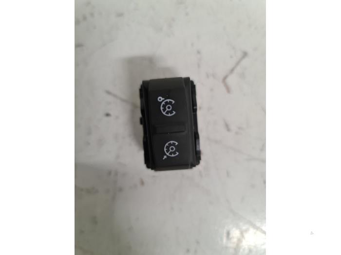 Tempomaat Bediening van een Renault Megane IV Estate (RFBK) 1.5 Energy dCi 110 2016