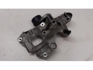 Używane Wspornik silnika Renault Megane Cena na żądanie oferowane przez Autodemontage van de Laar