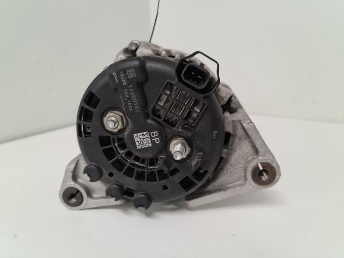 Dynamo från en Opel Astra J (PC6/PD6/PE6/PF6) 1.4 Turbo 16V 2012