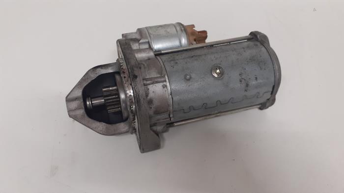 Startmotor från en Mercedes-Benz C Combi (S203) 2.7 C-270 CDI 20V 2002